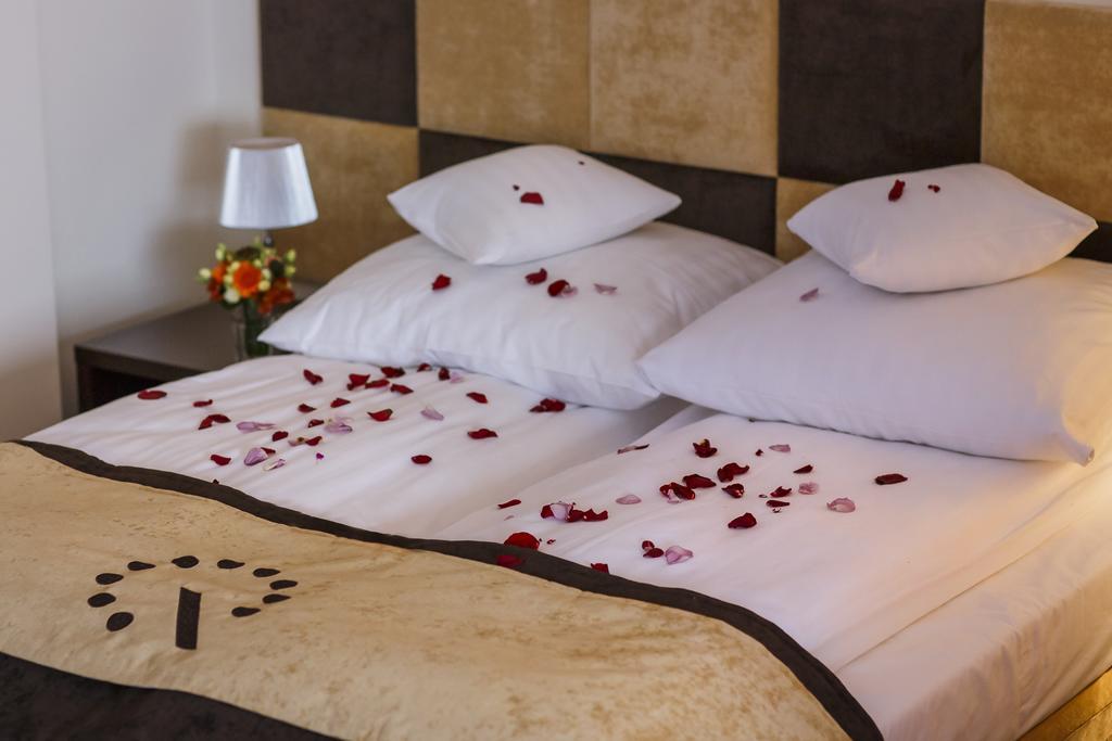 Boutique Hotel'S II Rewolucji Lodź Bagian luar foto